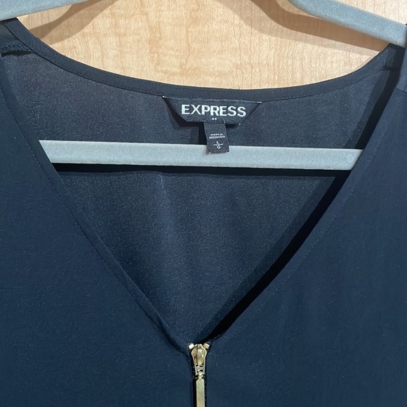 Express Tee - Picture 3 of 6